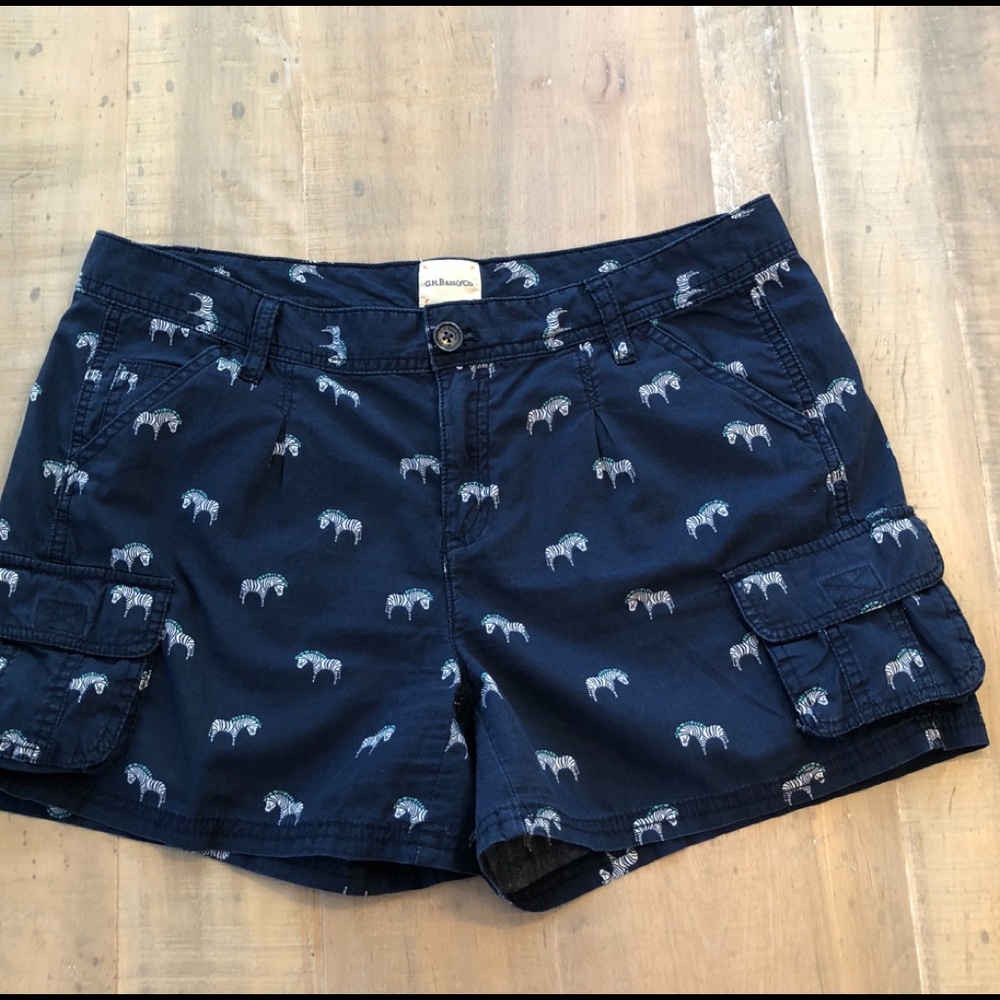 🦓G H Bass & Co. Zebra Cargo Shorts size 8🦓